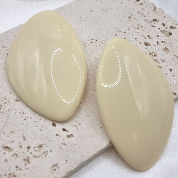 New ZARA Geo Mod Almond Shape Ecru Earrings - Picture 2 of 9